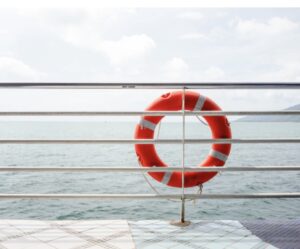 Comment réagir et quoi faire si une situation d’urgence survient à bord d’un bateau.